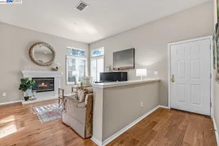 Photo #1: 41018798 Listing