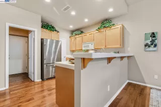 Photo #6: 41018798 Listing