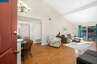 Photo #2: 41018872 Listing 