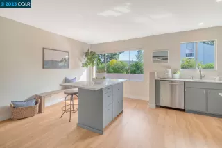 Photo #5: 41018899 Listing 