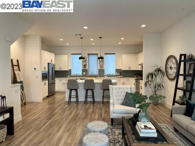 MLS: 41018903 Condo For Sale