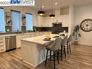 Photo #1: 41018903 Listing 