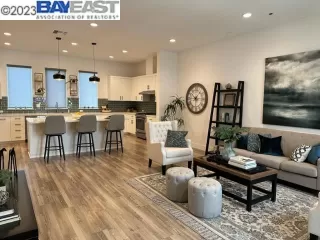 Photo #2: 41018903 Listing 