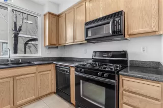 Photo #3: 41018933 Listing