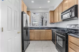 Photo #4: 41018933 Listing