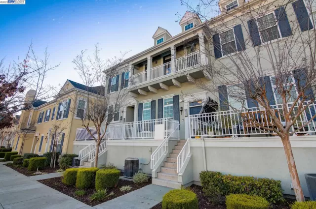 MLS: 41018957 Condo For Sale