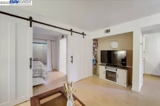 Photo #6: 41018965 Listing