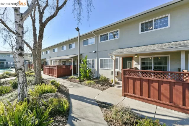 MLS: 41018996 Condo For Sale