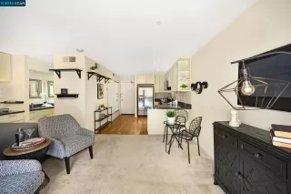 Photo #6: 41019101 Listing
