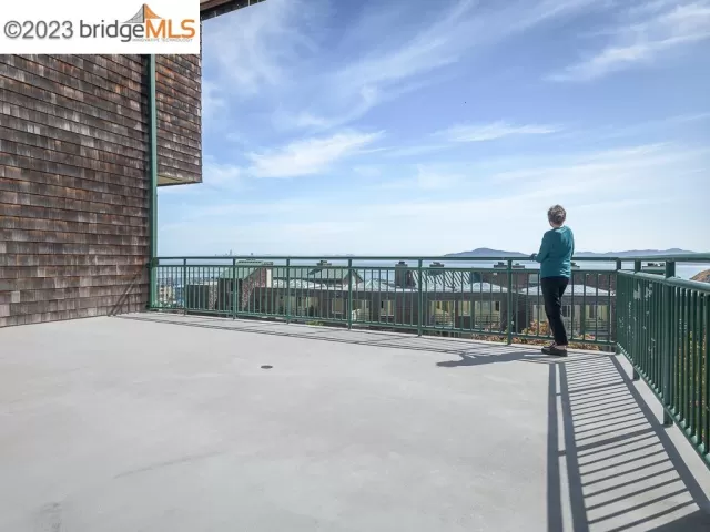 MLS: 41019122 Condo For Sale