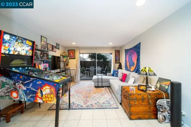 MLS: 41019125 Condo For Sale