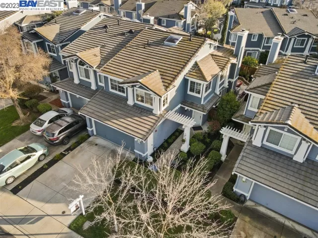 MLS: 41019151 Condo For Sale