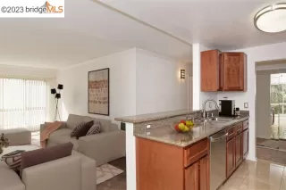 Photo #5: 41019156 Listing 