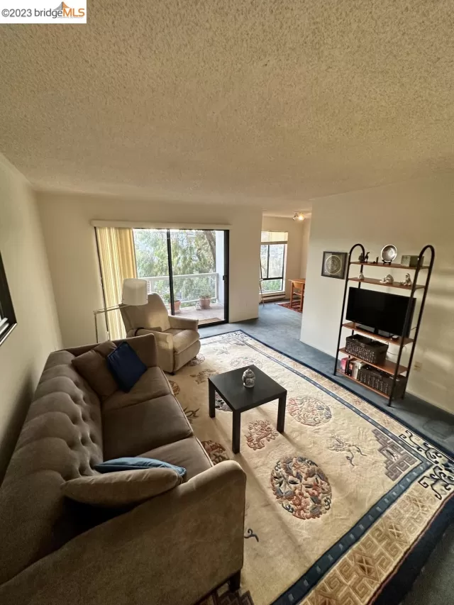 MLS: 41019186 Condo For Sale