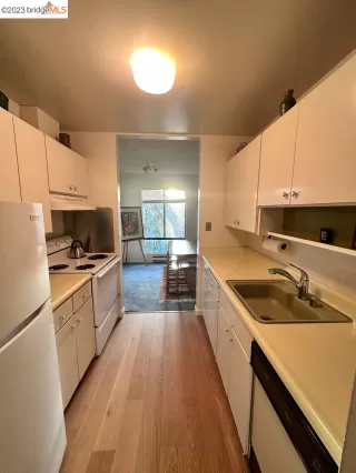 Photo #5: 41019186 Listing 