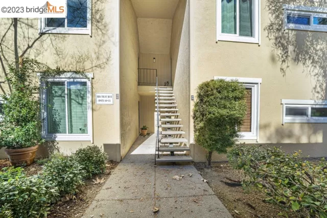 MLS: 41019276 Condo For Sale