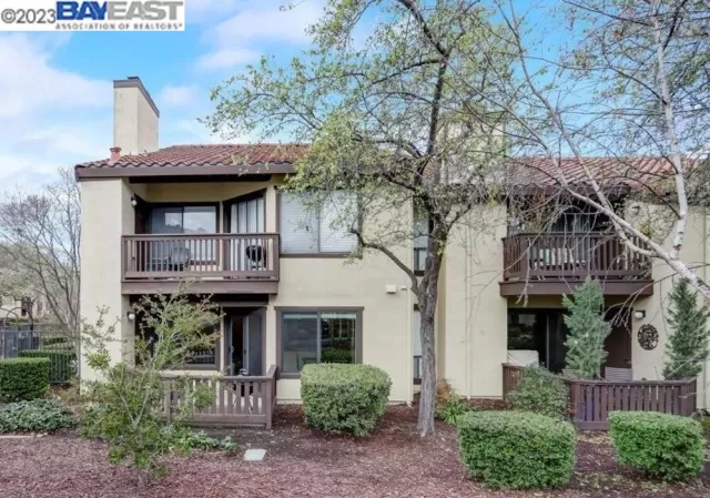 MLS: 41019289 Condo For Sale