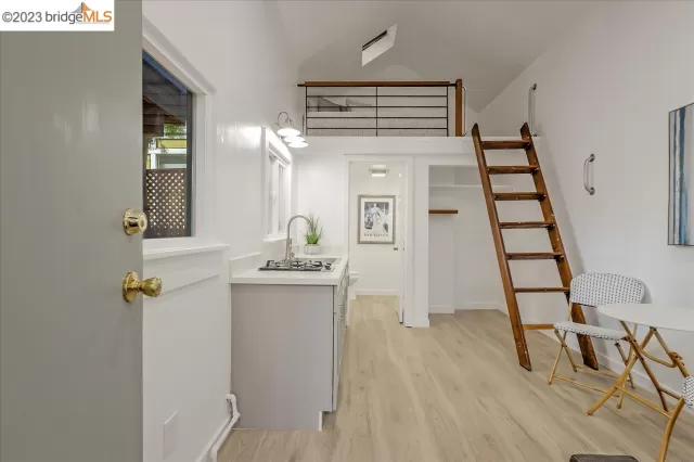 MLS: 41019422 Condo For Sale