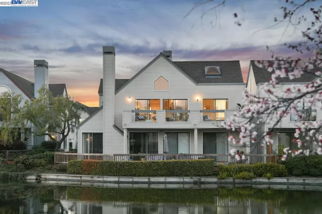 MLS: 41019536 Condo For Sale