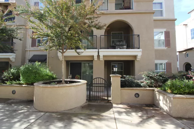 MLS: 41019546 Condo For Sale