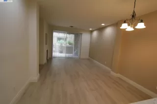 Photo #5: 41019546 Listing