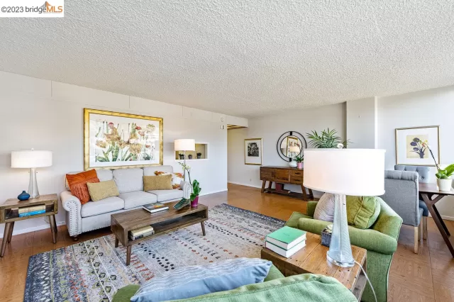 MLS: 41019575 Condo For Sale