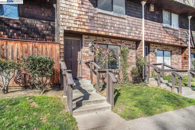 MLS: 41019585 Condo For Sale