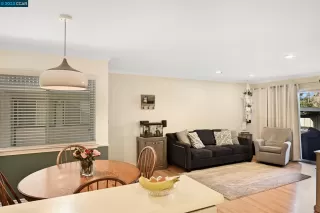 Photo #6: 41019602 Listing 