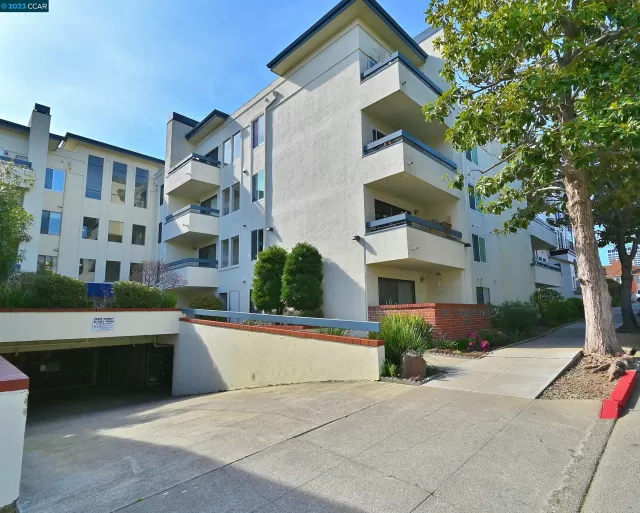 MLS: 41019640 Condo For Sale