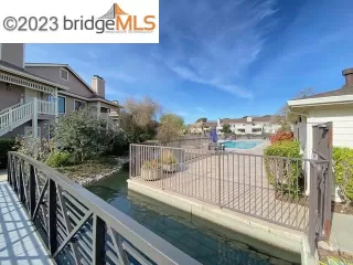 Photo #6: 41019655 Listing