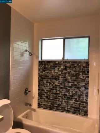 Photo #6: 41019674 Listing