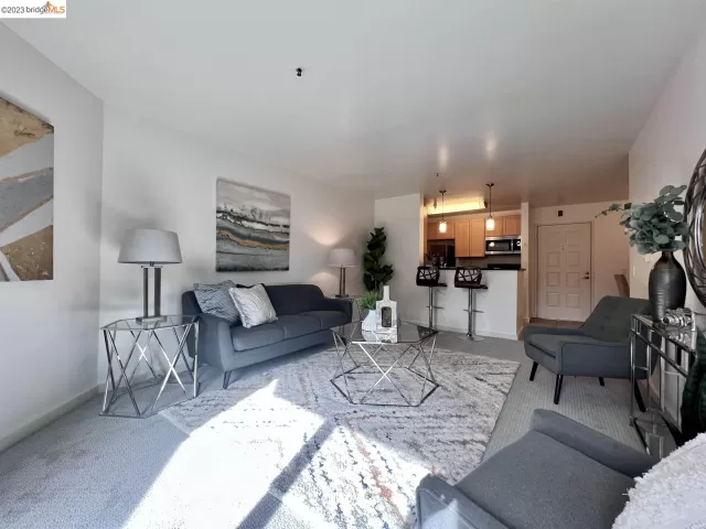 MLS: 41019684 Condo For Sale