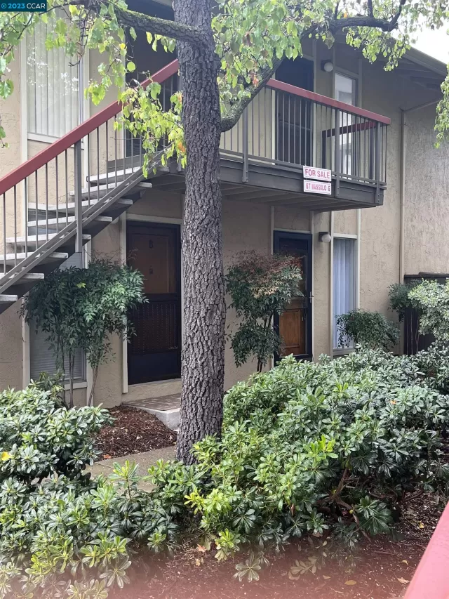 MLS: 41019800 Condo For Sale