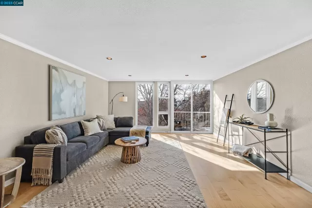 MLS: 41019847 Condo For Sale