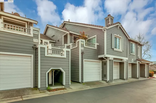 MLS: 41019865 Condo For Sale