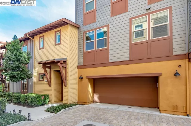 MLS: 41019867 Condo For Sale