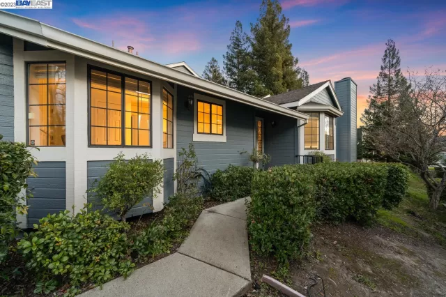 MLS: 41019897 Condo For Sale