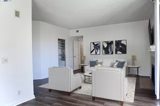 Photo #3: 41019998 Listing