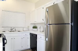 Photo #6: 41019998 Listing