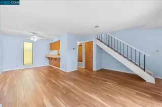 Photo #5: 41020004 Listing