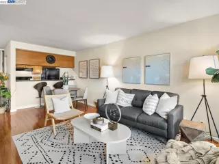 More Details about MLS # 41020024 : 260 INDUSTRIAL PKWY # 11