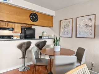 Photo #3: 41020024 Listing