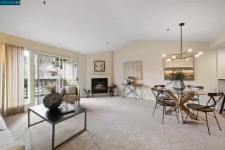 Photo #5: 41020030 Listing