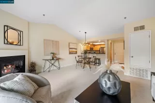 Photo #6: 41020030 Listing