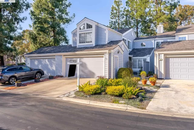 MLS: 41020408 Condo For Sale