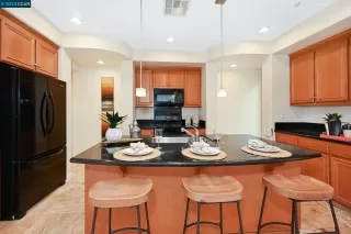Photo #5: 41020429 Listing 