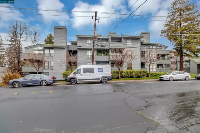 MLS: 41020498 Condo For Sale