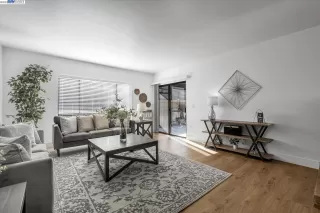 Photo #2: 41020573 Listing 