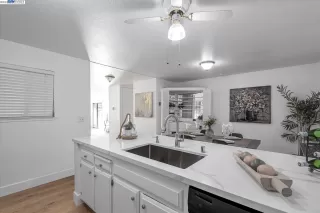 Photo #6: 41020573 Listing 