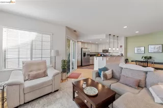 Photo #5: 41020600 Listing